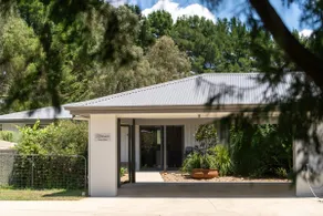 Robinia Guest House - Warmth & Minimalism - Image 2