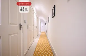 Spacious 2 Bedroom Balcony Flat with Parking and Fast WiFi - Image 2