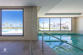 Modern apartment with sea and golf view - Image 4