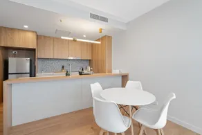 The Roocrest - Kangaroo Point Brand New 2BR with Parking - Image 5
