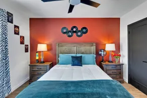 Casa de Rock • Retro Gem Near U of A & Hospitals - Image 3
