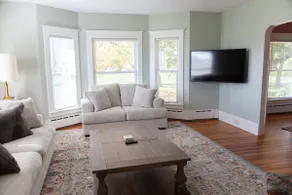 Spacious Farmhouse Near Finger Lakes Wine Trail - Image 2