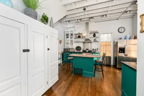 Luxurious Historic Victorian Warren OH Sleeps 10! - Image 5