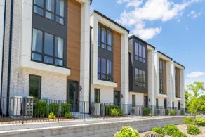 6Beds + Safe & Quiet! 6min Airport & 15toDowntown - Image 2