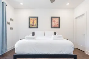 6Beds + Safe & Quiet! 6min Airport & 15toDowntown - Image 3