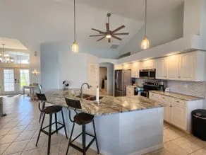 Water Front, Heated Pool, Tiki, Large Lanai - Image 5