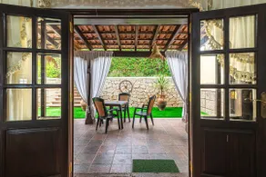 Villa „Aurora“ mit beheizbarem Pool, Meerblick, Privatpool und WLAN - Image 4