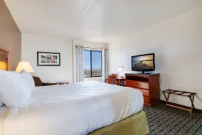 *Route 66* Penthouse Apartment w/ City View - Image 4