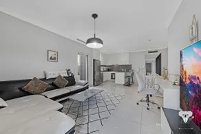 KozyGuru | Ryde | Cosy 2Bed Apt | Free Parking - Image 3