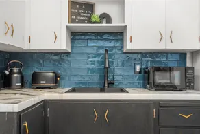 The Marble Sleeps 4 Guests DT 55 ” Smart TV - Image 2