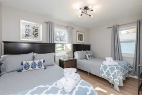 5 min to UD, Fire Pit, Fenced Yard, No Airbnb Fees - Image 5