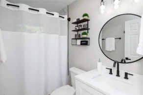 5 min to UD, Fire Pit, Fenced Yard, No Airbnb Fees - Image 4