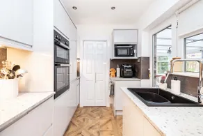Cosy Cottage with Great Walks & Dog Friendly - Image 4