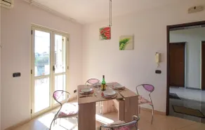 Stunning apartment in Lamezia Terme - Image 3