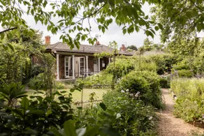 Mafeking - 3 bedroom cottage with games room - Image 2