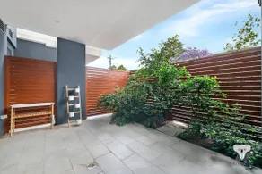 Waitara Station Designer 2Bed Apt + parking dans la rue NWA008 - Image 3