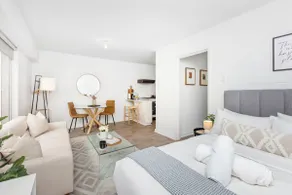 Urban Chic Studio by 'the Strip' - Image 3