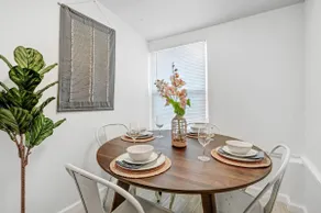 Tranquil Metro Abode • Pet friendly - Image 4