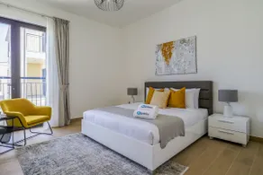 HiGuests - Stylish Waterfront Apartment With Pool in La Mer - Image 3