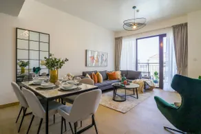 HiGuests - Stylish Waterfront Apartment With Pool in La Mer - Image 5