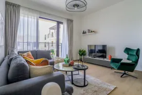HiGuests - Stylish Waterfront Apartment With Pool in La Mer - Image 2