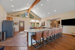Largest Custer Lodge-Sleeps 22 - Image 5