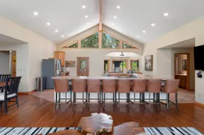 Largest Custer Lodge-Sleeps 22 - Image 3