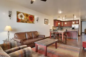 Luxury Downtown Rental (Hot Tub/Pet Friendly) #8 - Image 4