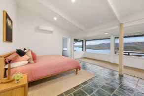 Lake Eildon Retreat - Breathtaking Views - Sleeps 12 - Image 5