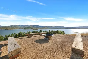 Lake Eildon Retreat - Breathtaking Views - Sleeps 12 - Image 3