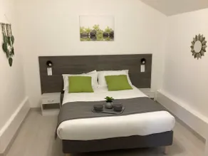 4-room apartment 85 m2, air conditioning, parking, near Sanctuary - Image 4