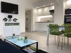 4-room apartment 85 m2, air conditioning, parking, near Sanctuary - Image 2