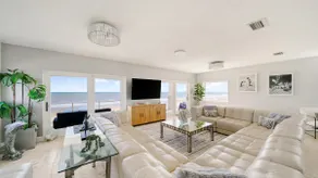 Surf Haven | A Luxury Holiday Stay Oceanfront! - Image 3