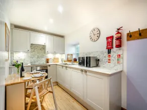 Cottage with garden | River view - Image 4