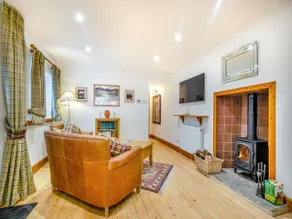 Cottage with garden | River view - Image 2