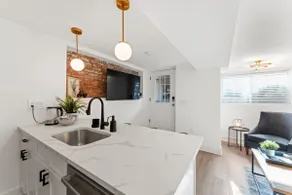 Gorgeous renovation 2BR/2BA with AC/TV/Internet - Image 2