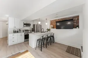 Gorgeous renovation 2BR/2BA with AC/TV/Internet - Image 3