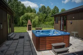 Yellowrush Lodge - Yellowtop Country Park - Hot Tub - Yorkshire - Image 3