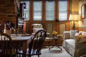 The Coach House – Historic Stay in Glebe - Image 3