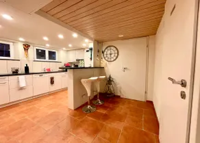 Charming Apartment with Independent Entrance - Image 4