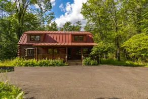 Charming & Cozy Cabin w/ Screened Porch - Image 3