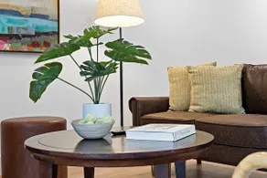 Fresh & Bright Condo 1BR/1BA – Near Riverwalk - Image 3