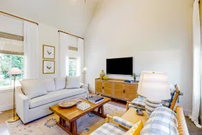 Eco-chic Lake Somerville Area Farmhouse w/ Porch - Image 4