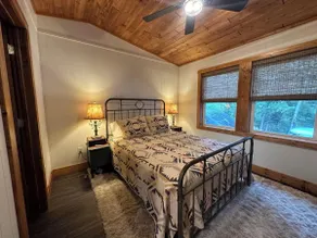 Comfort and Convenience. Family and pet friendly. - Image 5