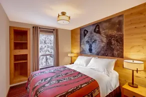 NUEVO + Unique Wolf Condo | Acceso a la bañera de hidromasaje - Image 4