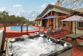 Fitzhugh Lodge: Pool, Pickleball, Poker- Sleeps 16 - Image 4