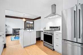 4BR Duplex Near Chain of Lakes | Ideal for Groups - Image 4