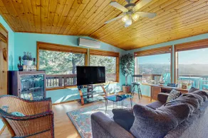 Ocean/mountain view home in Boardman Scenic Corrid - Image 2