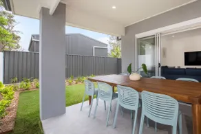 The Coast Beach - Pet Friendly - 2 Mins Walk to Bay - Image 2