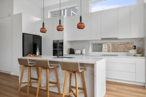 Rozelle Retreat by the Bay Run - Image 2